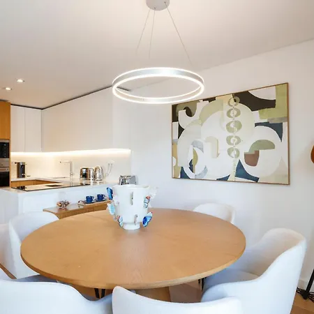 דירה Luxurious With Balcony In The Parque Eduardo Vii Region *