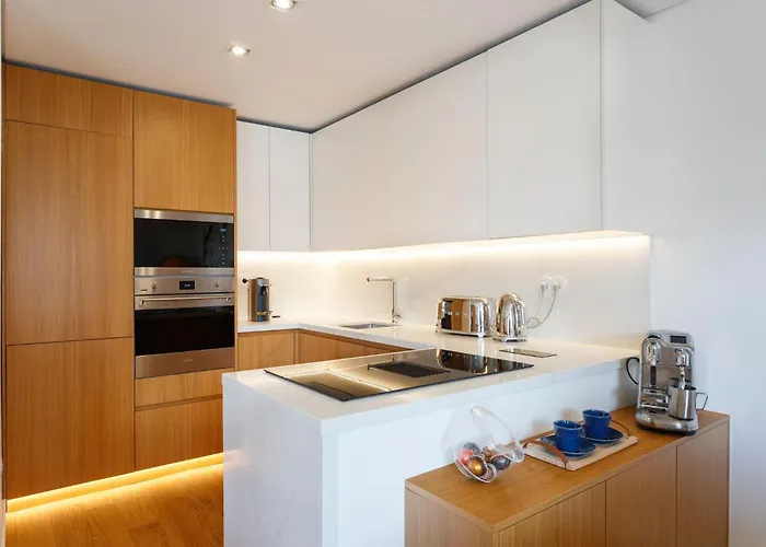 Luxurious With Balcony In The Parque Eduardo Vii Region 리스본