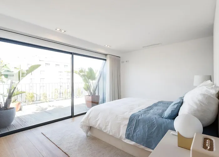 Luxurious With Balcony In The Parque Eduardo Vii Region *