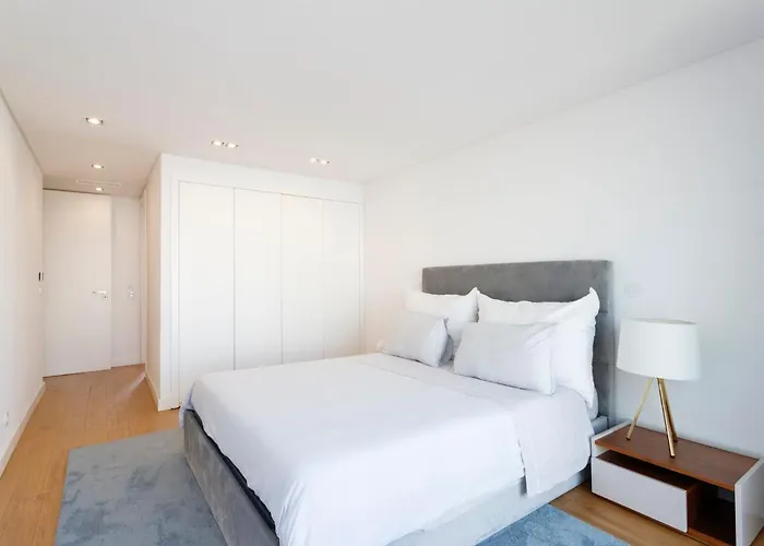 Luxurious With Balcony In The Parque Eduardo Vii Region 아파트